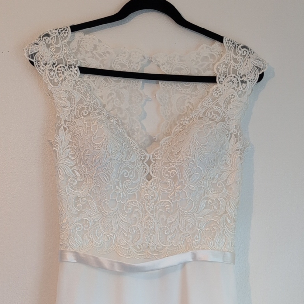 Ivory Lace Bridal Gown